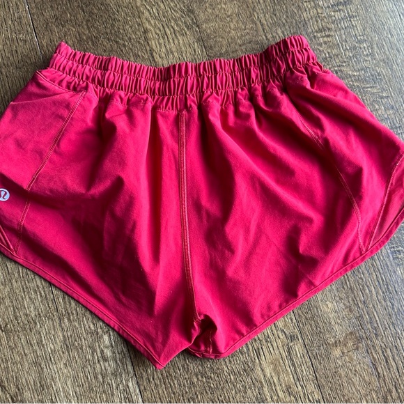 Lululemon Hotty Hot LR shorts in red, size 4 - Picture 2 of 4